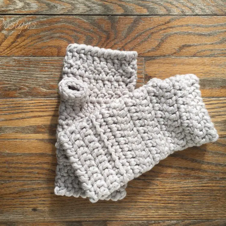 Lemon Peel Fingerless Gloves Crochet Pattern - Creations By Courtney